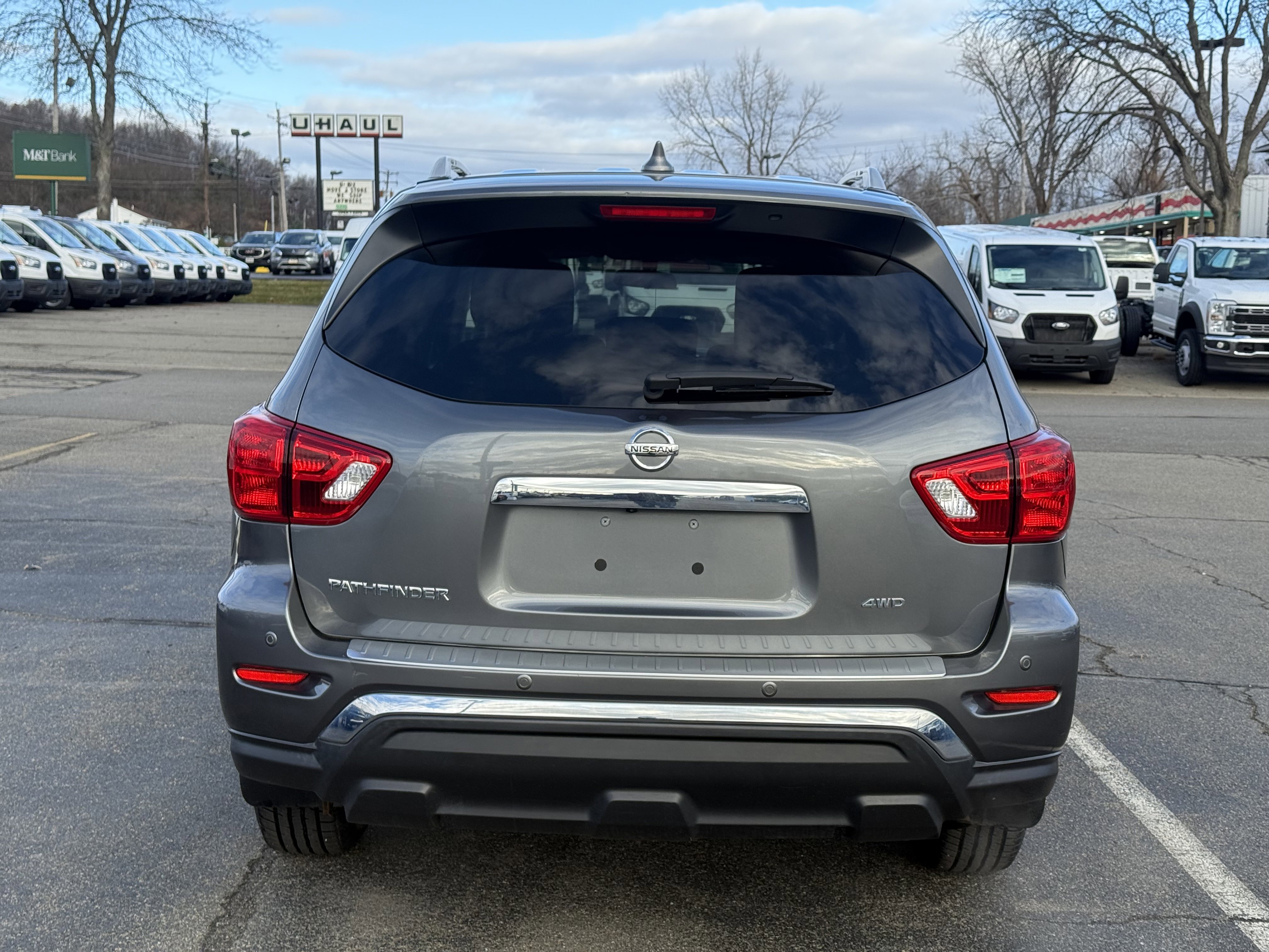 Used 2020 Nissan Pathfinder S image 3