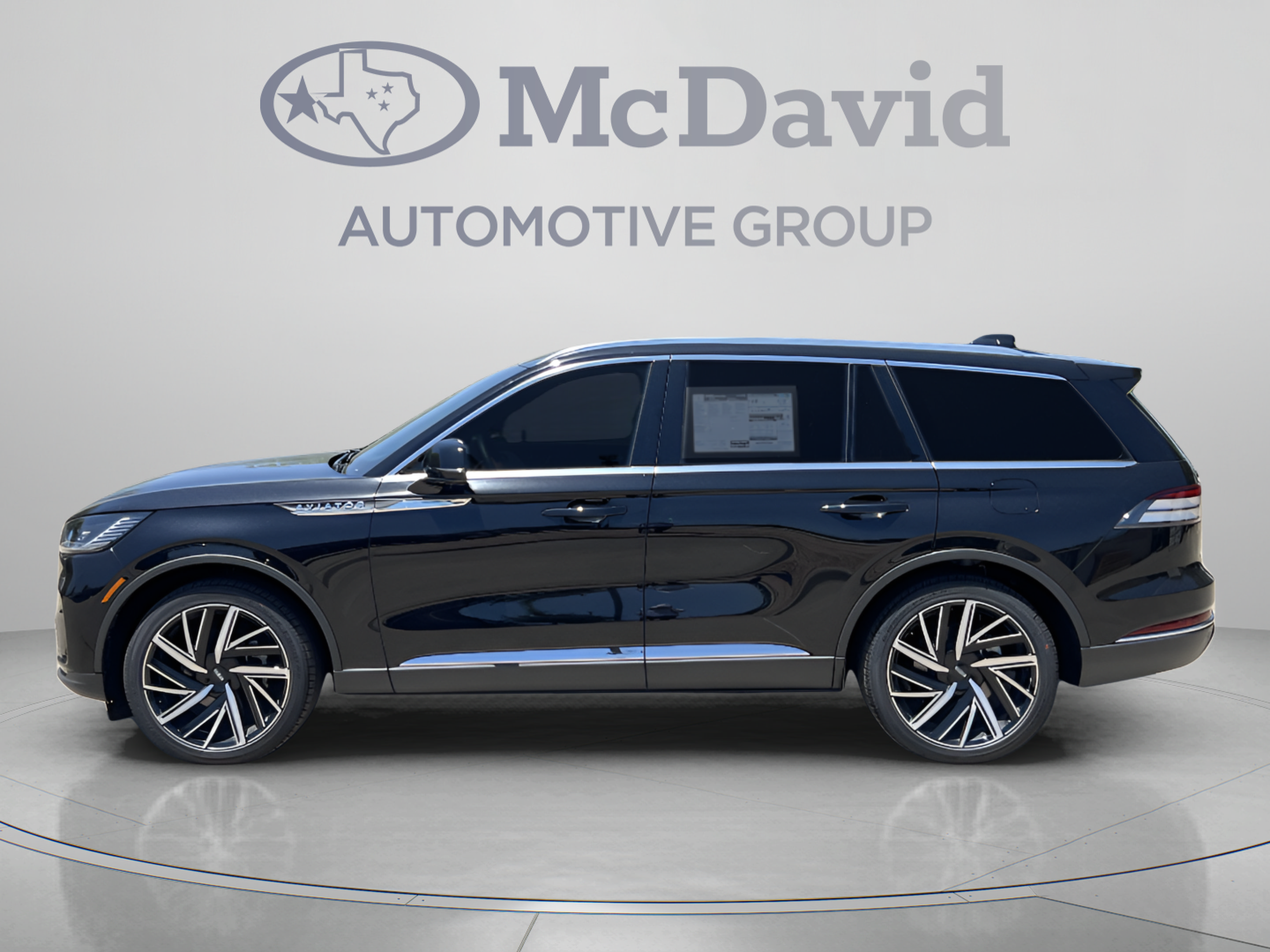 New 2026 Lincoln Aviator Reserve AWD/4WD image 2