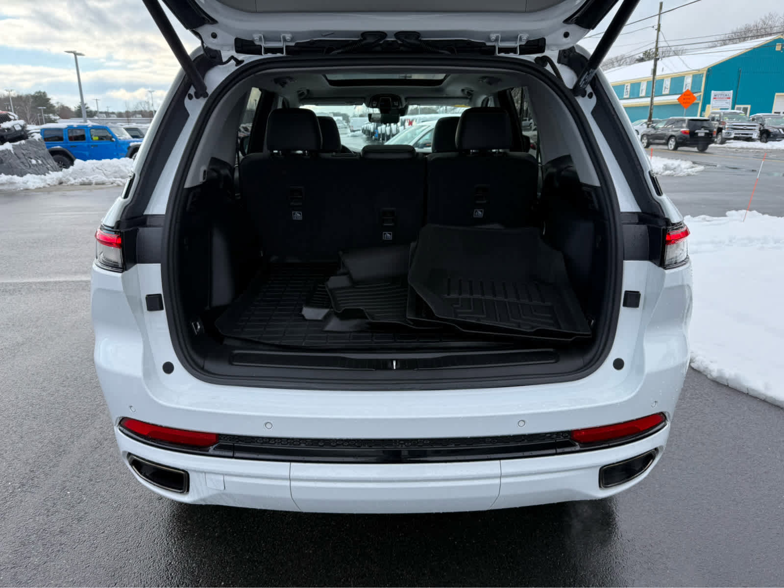 Used 2023 Jeep Grand Cherokee 30th Anniversary image 8