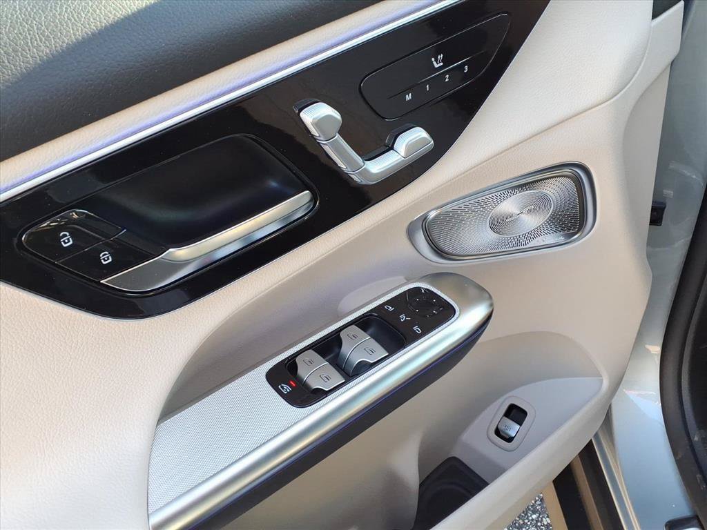 New 2026 Mercedes-Benz GLC 300 image 11