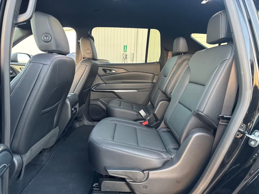 Used 2026 Chevrolet Traverse LT AWD/4WD image 11