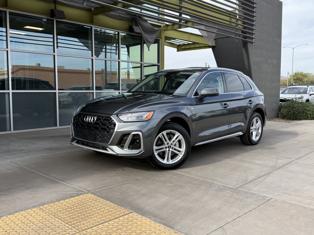 Used 2024 Audi Q5 e Premium w/ Convenience Package AWD/4WD image 1