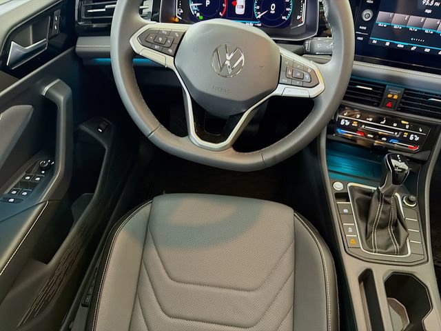 New 2026 Volkswagen Jetta SEL FWD image 25