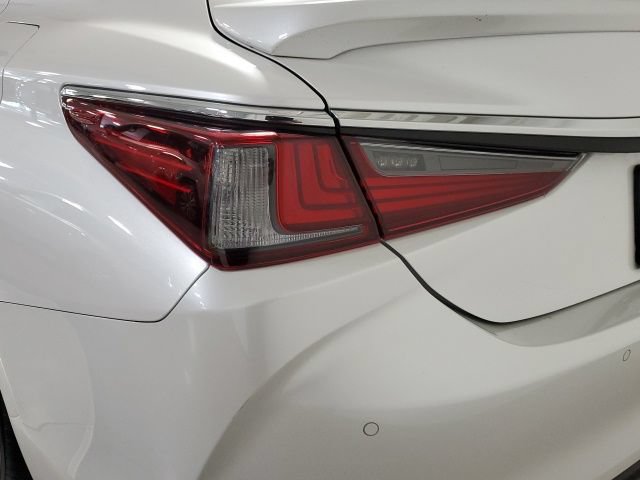 Used 2025 Lexus ES 350 w/ Premium Package FWD image 28