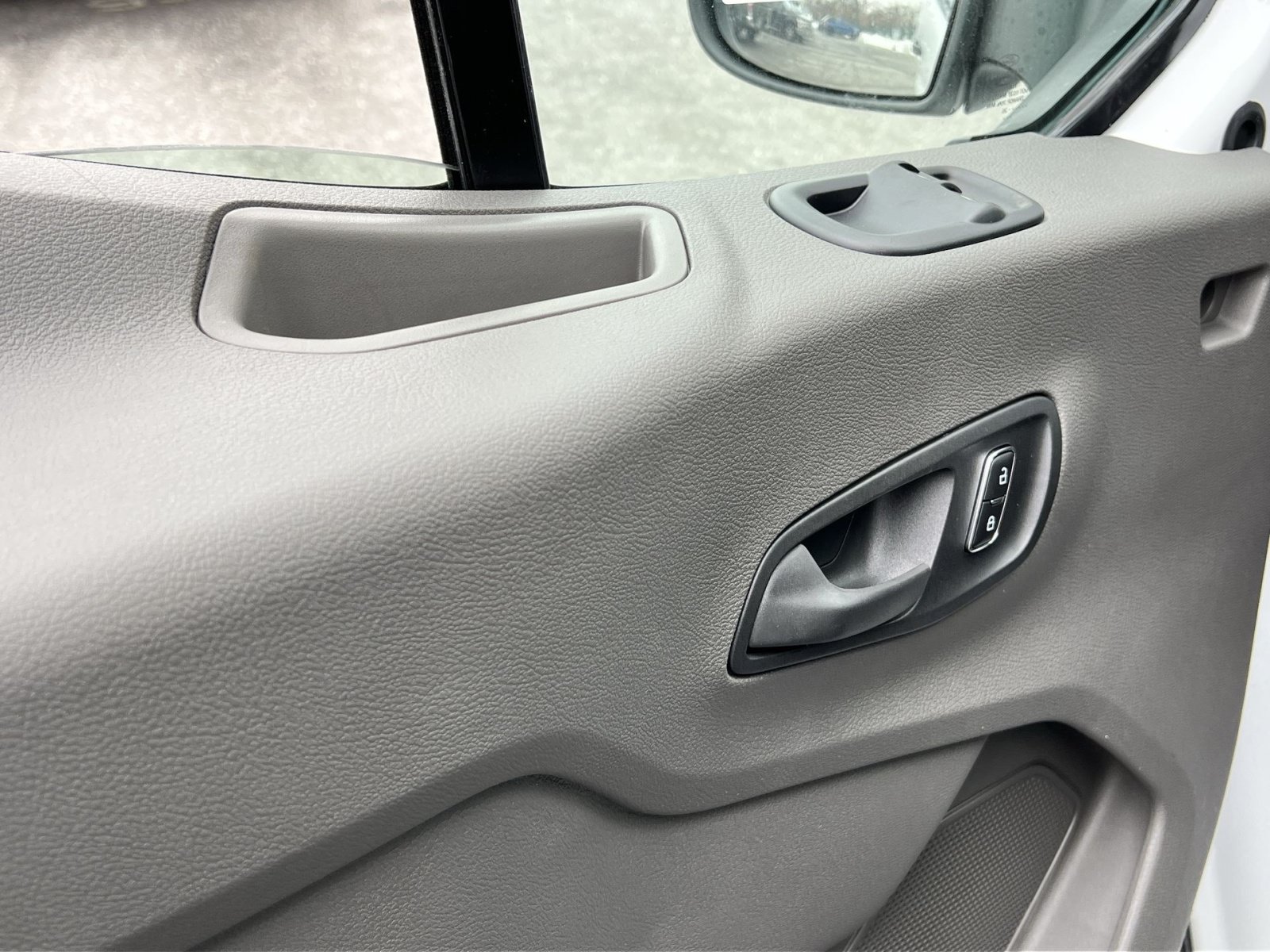 New 2026 Ford Transit 250 148 Medium Roof w/ Load Area Protection Package RWD image 14