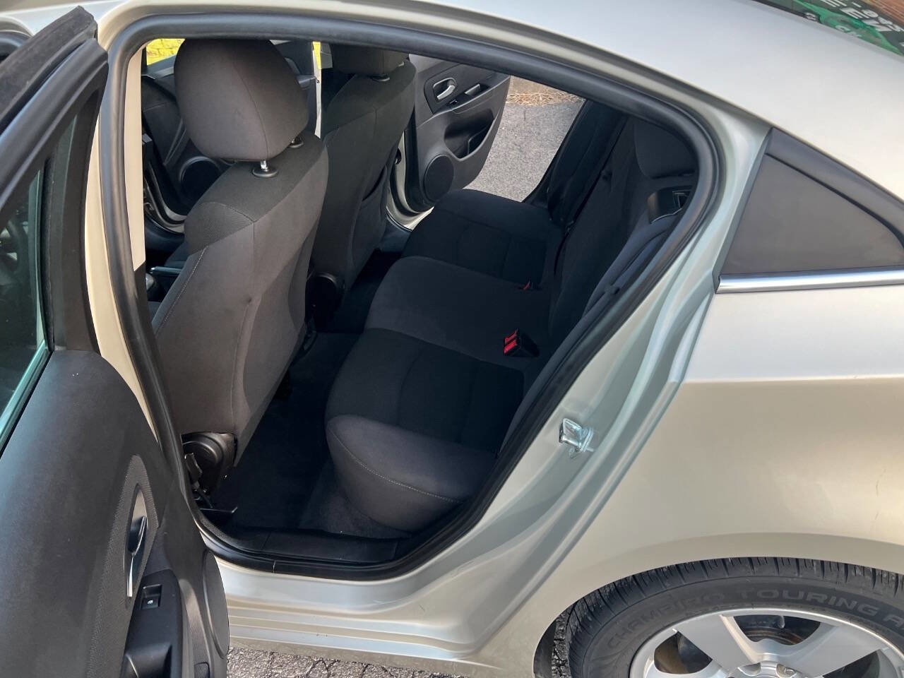 Used 2016 Chevrolet Cruze LT image 13