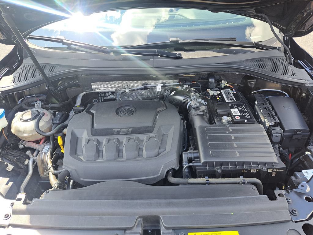 Used 2022 Volkswagen Tiguan SE R-Line AWD/4WD image 41