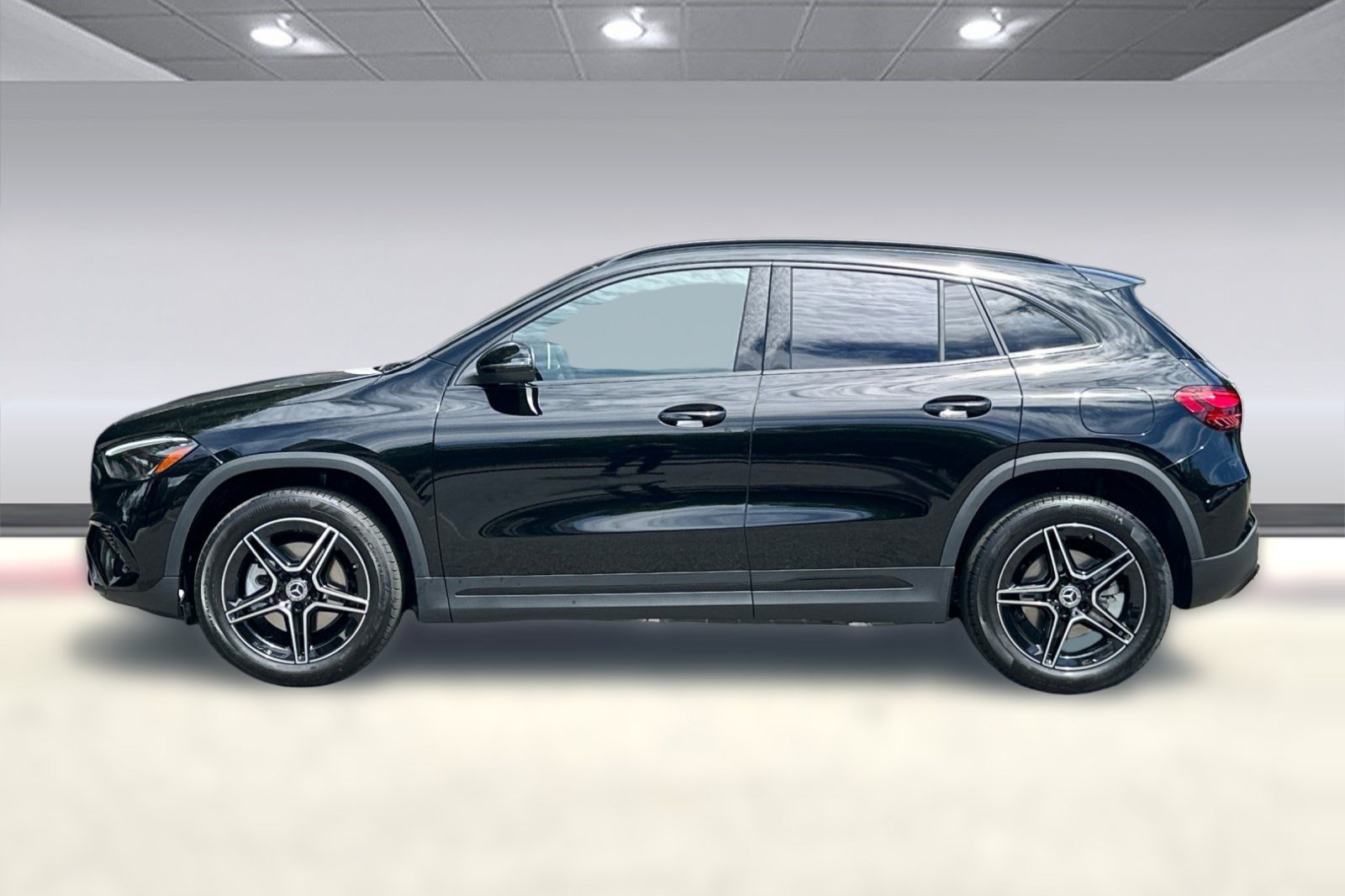 New 2026 Mercedes-Benz GLA 250 image 2