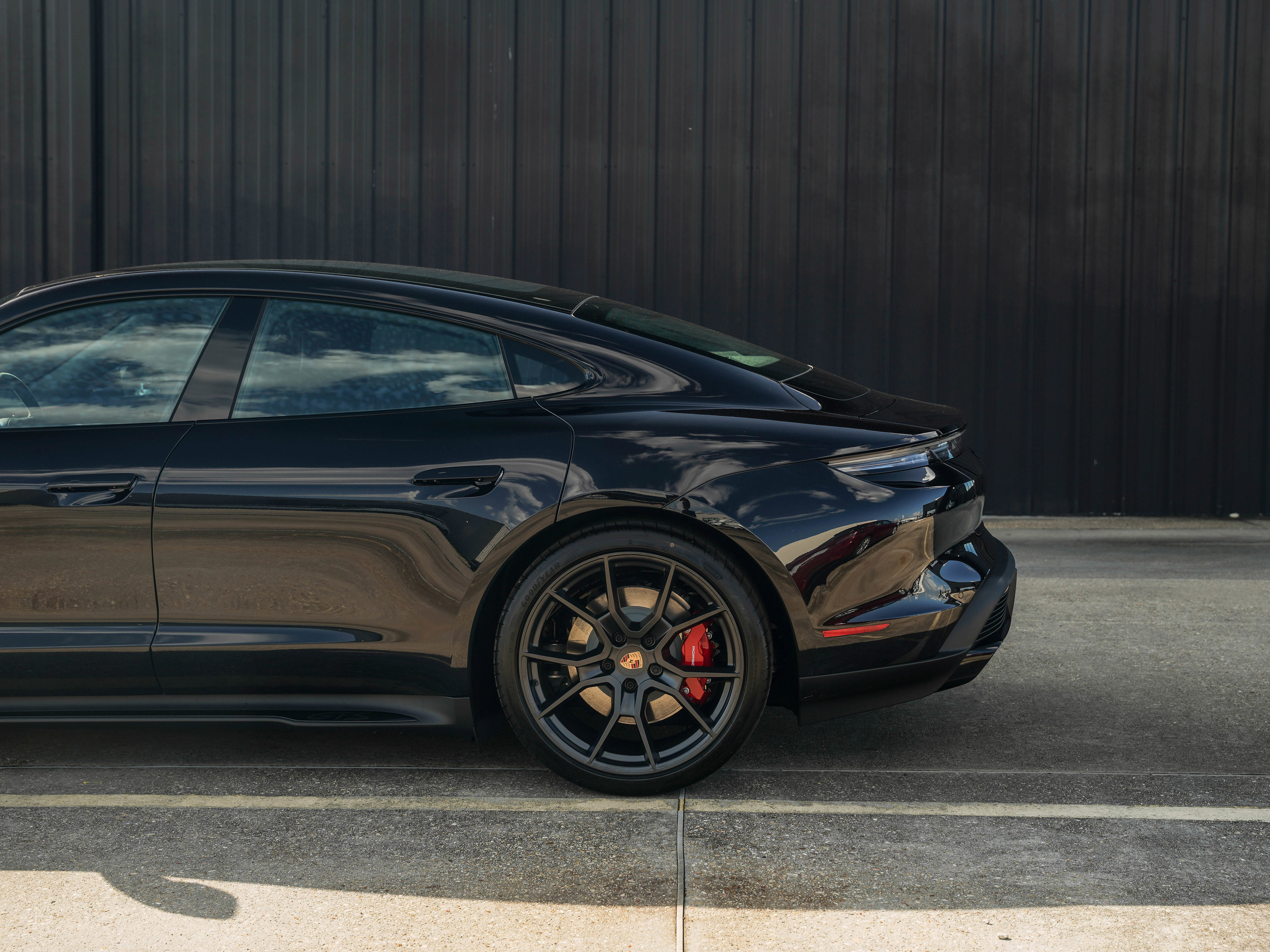 New 2025 Porsche Taycan GTS image 12