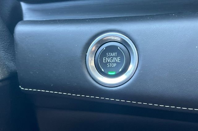 Used 2024 Cadillac Escalade ESV Sport Platinum w/ LPO, ONYX Package image 29