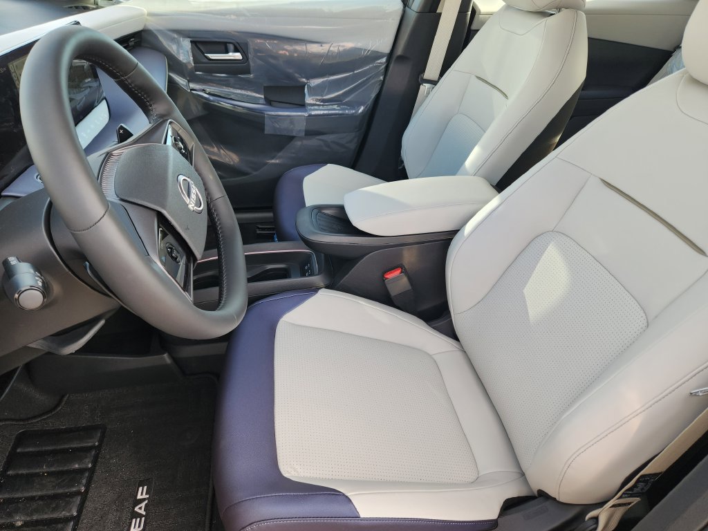 New 2026 Nissan Leaf SV+ w/ Floor Mat Package (SV+) FWD image 7