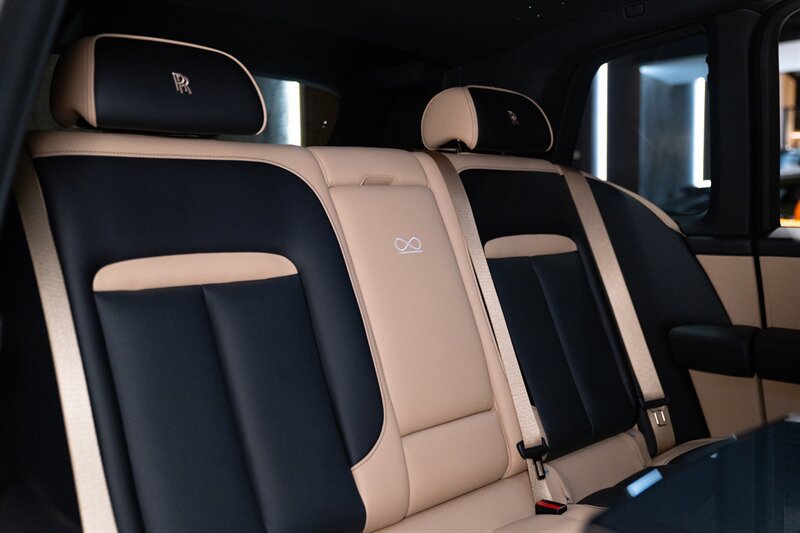 Used 2027 Rolls-Royce Cullinan Black Badge AWD/4WD image 47