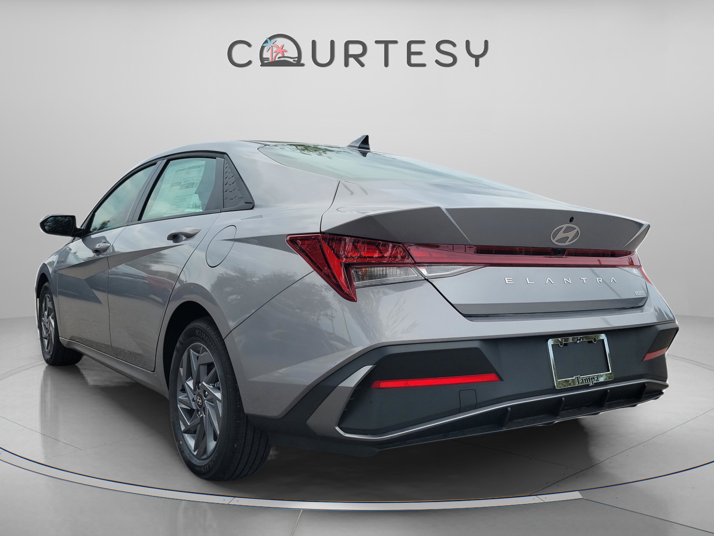 New 2025 Hyundai Elantra Blue image 4