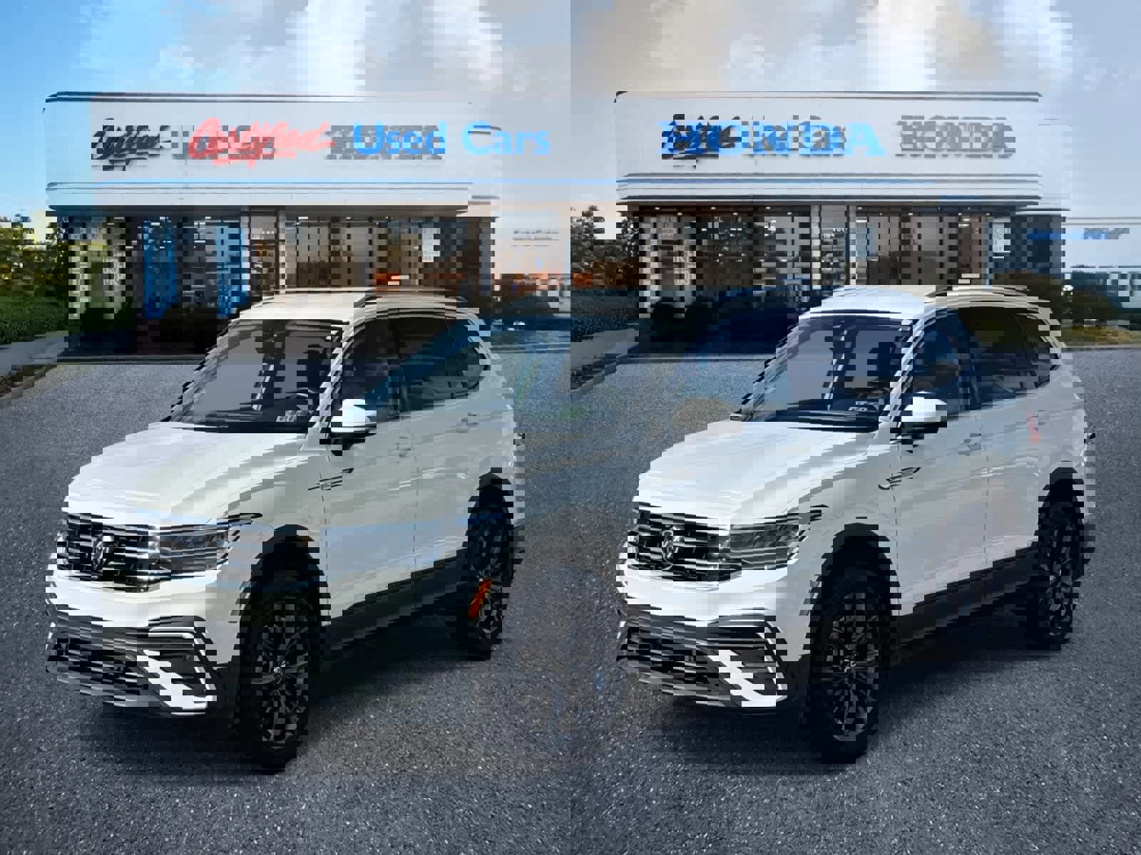 Used 2022 Volkswagen Tiguan SE image 1