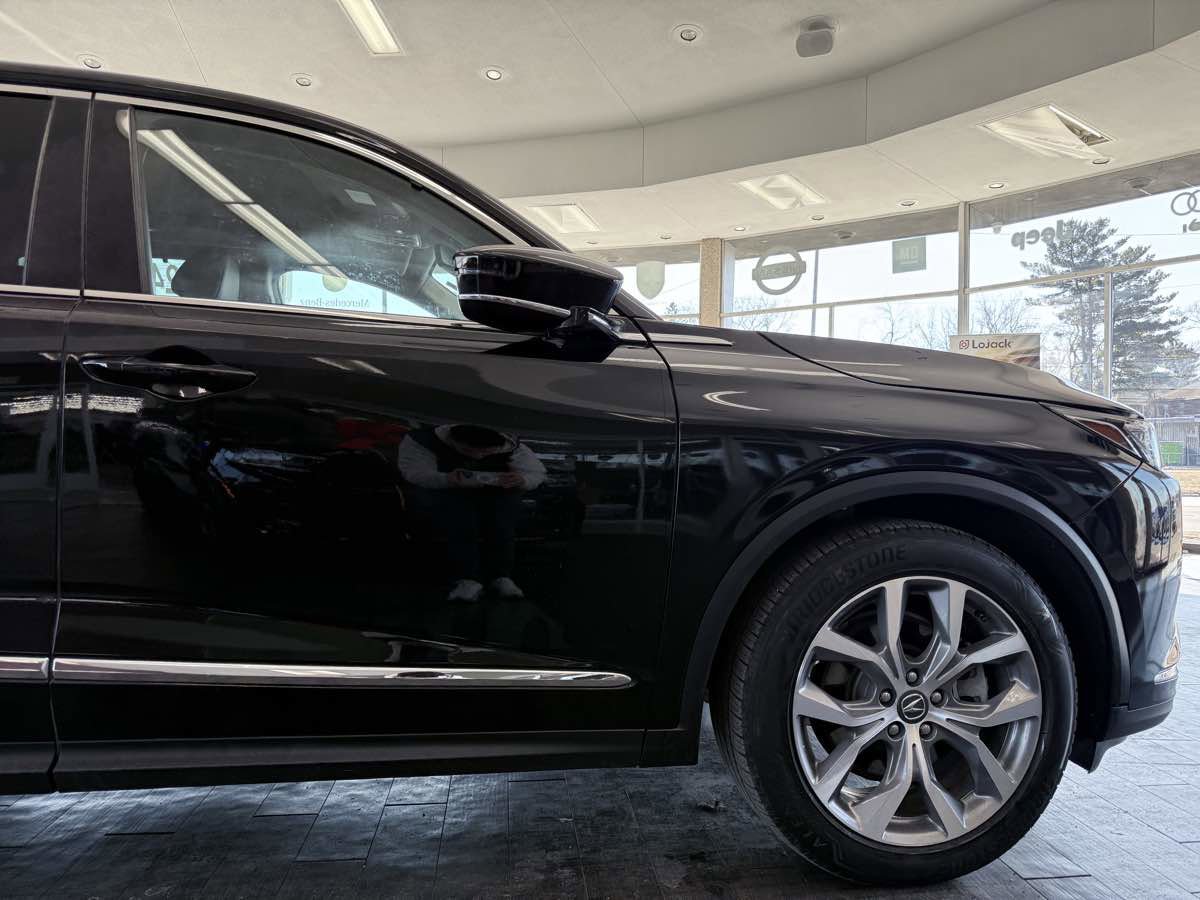 Used 2023 Acura MDX SH-AWD w/ Technology Package image 6