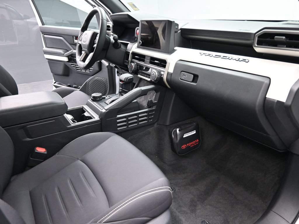 Used 2024 Toyota Tacoma TRD Sport AWD/4WD image 20