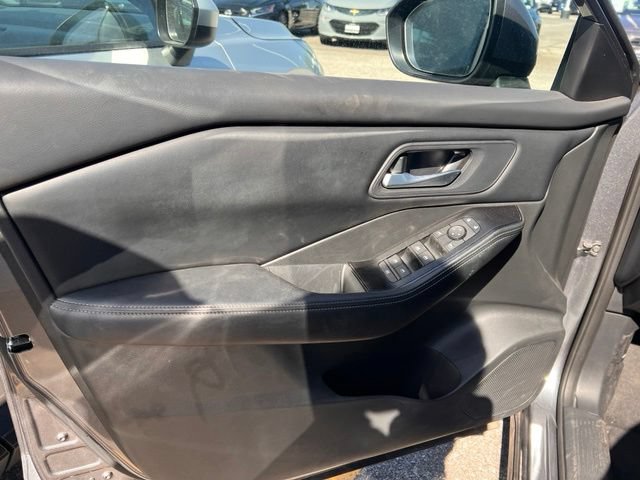 Used 2025 Nissan Rogue SV AWD/4WD image 8