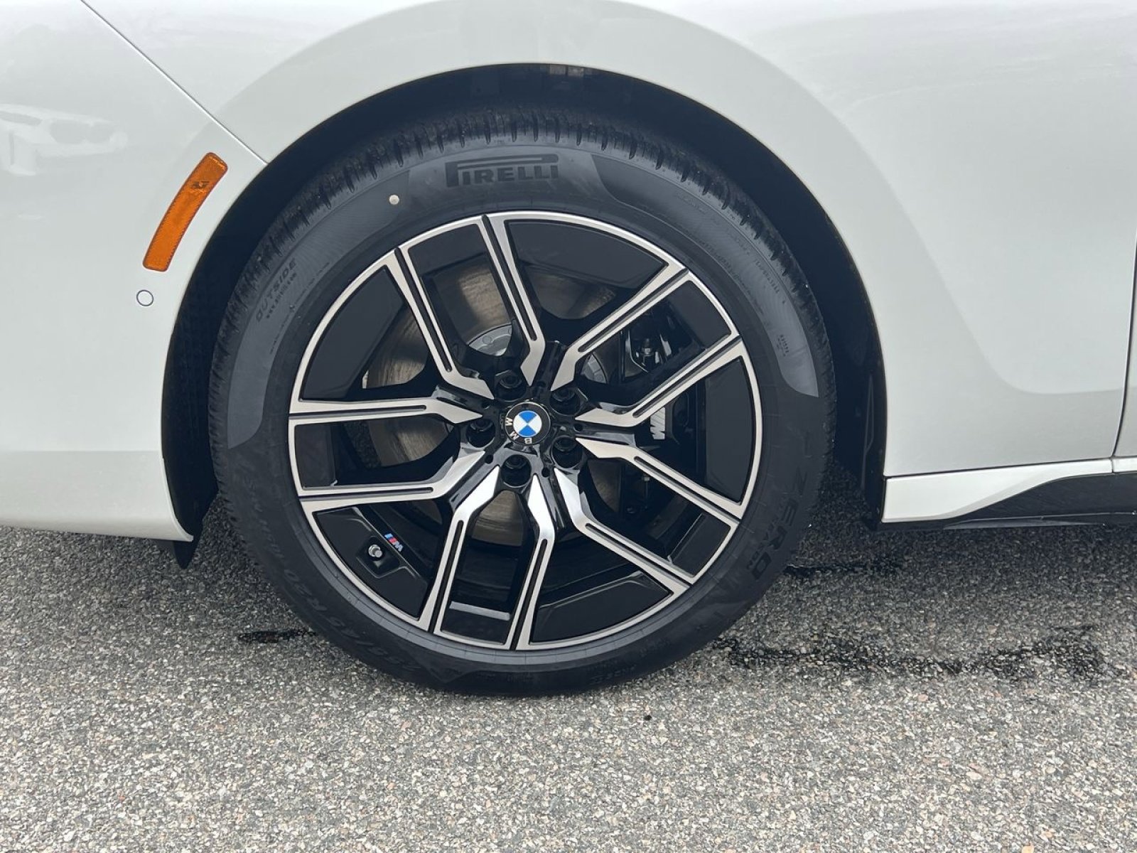 New 2026 BMW 740i xDrive w/ Premium Package AWD/4WD image 9