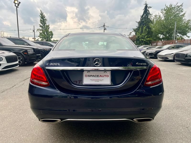 Used 2018 Mercedes-Benz C 300 4MATIC Sedan image 6