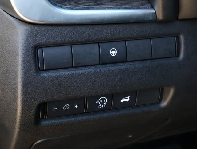 Used 2024 Nissan Rogue Platinum image 24