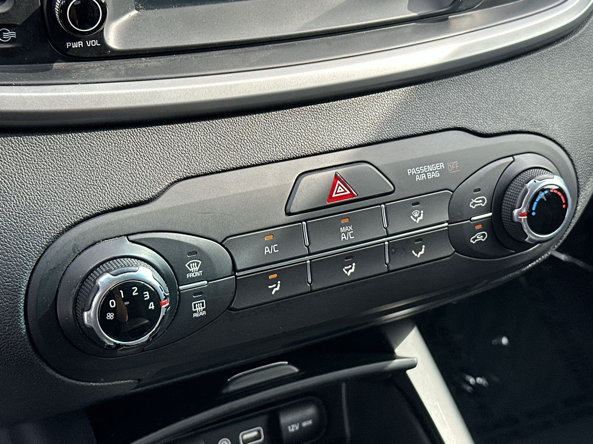 Used 2020 Kia Sorento LX FWD image 16