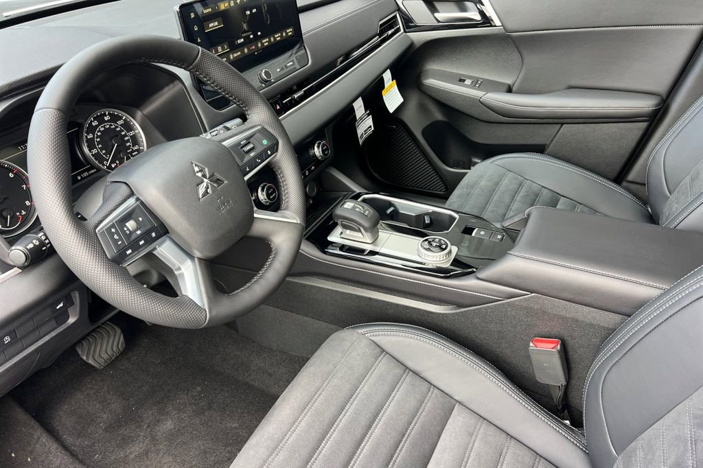 New 2026 Mitsubishi Outlander AWD image 11