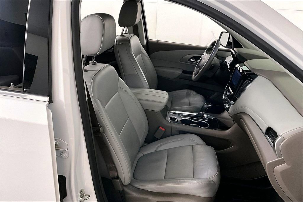 Used 2020 Chevrolet Traverse LT w/ LT Premium Package image 7