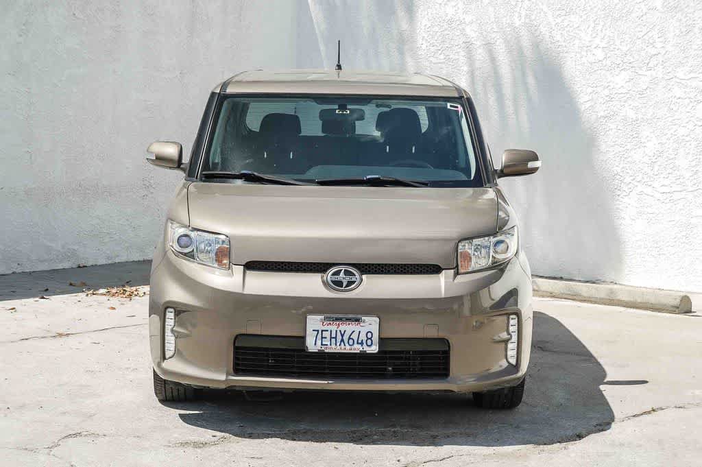 Used 2013 Scion xB FWD image 2