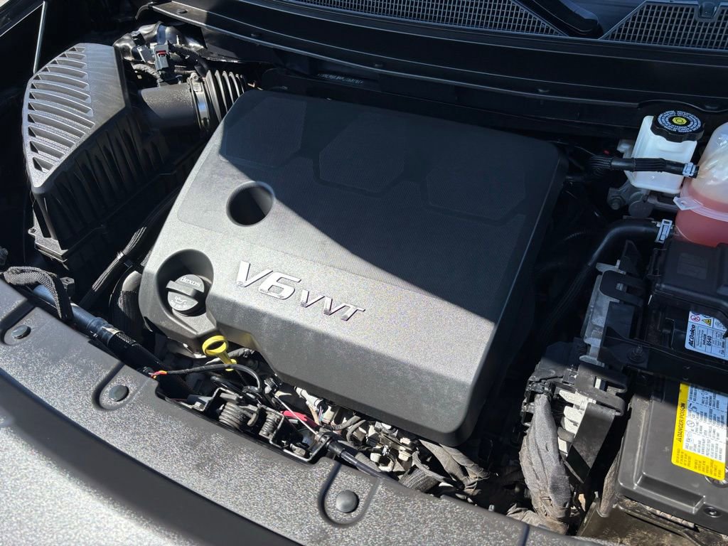 Used 2023 Chevrolet Traverse LT image 29