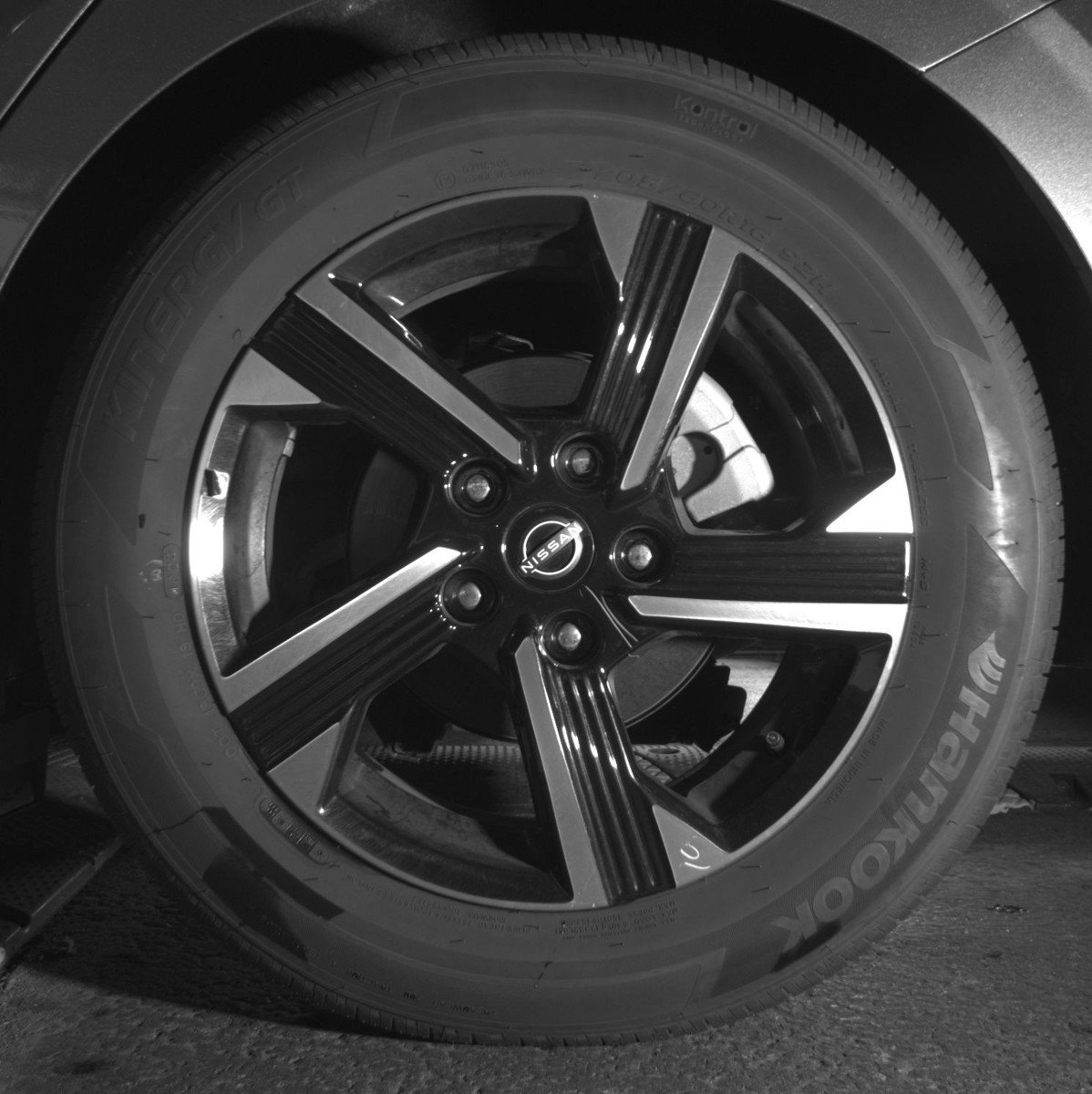 Used 2025 Nissan Sentra SV image 14