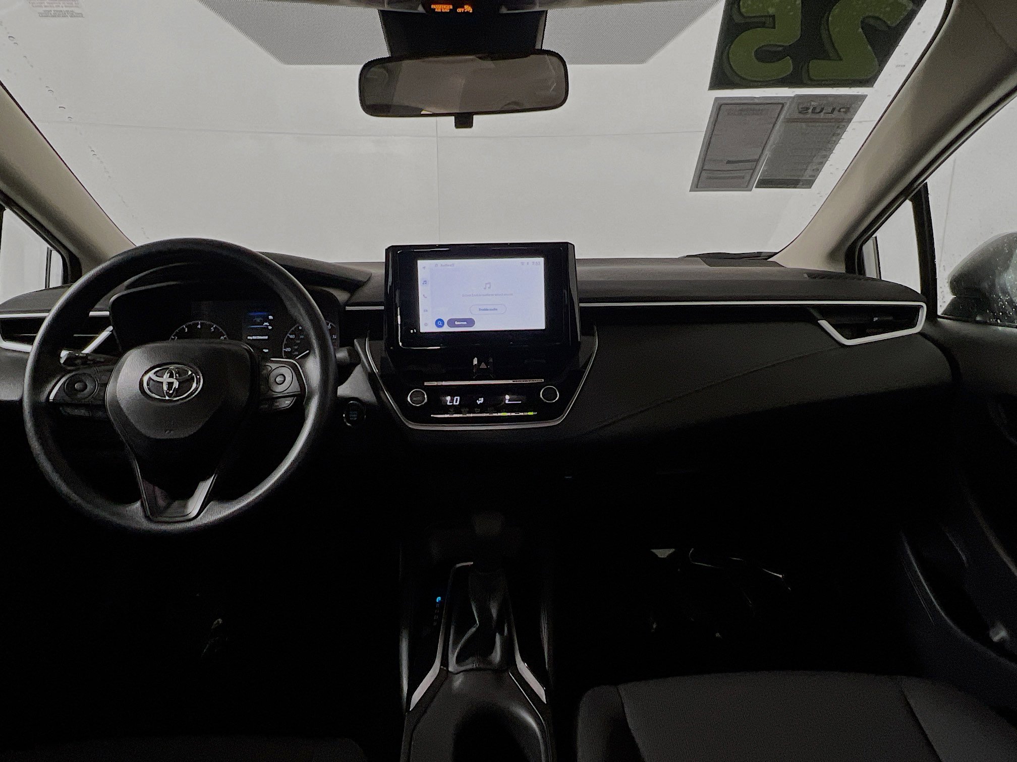 Used 2025 Toyota Corolla LE w/ Convenience Package image 30