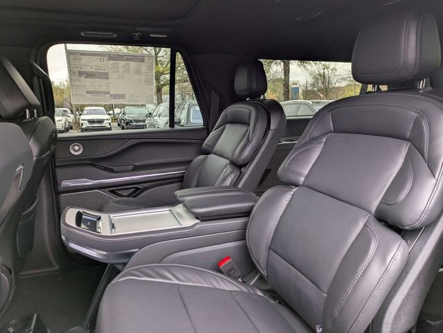 New 2026 Lincoln Navigator L Reserve w/ Jet Appearance Package image 13