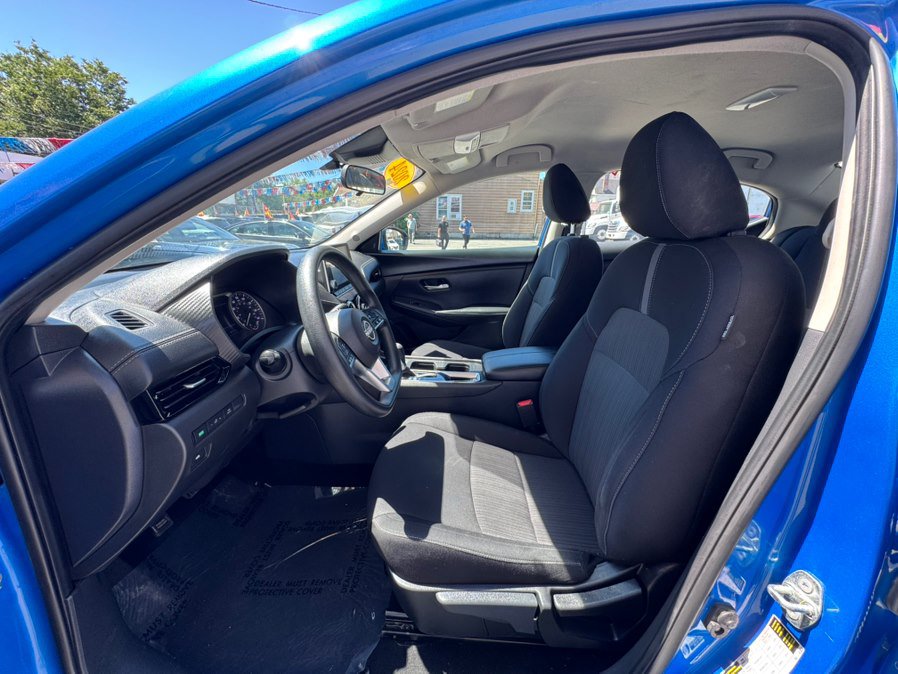 Used 2024 Nissan Sentra SV FWD image 9