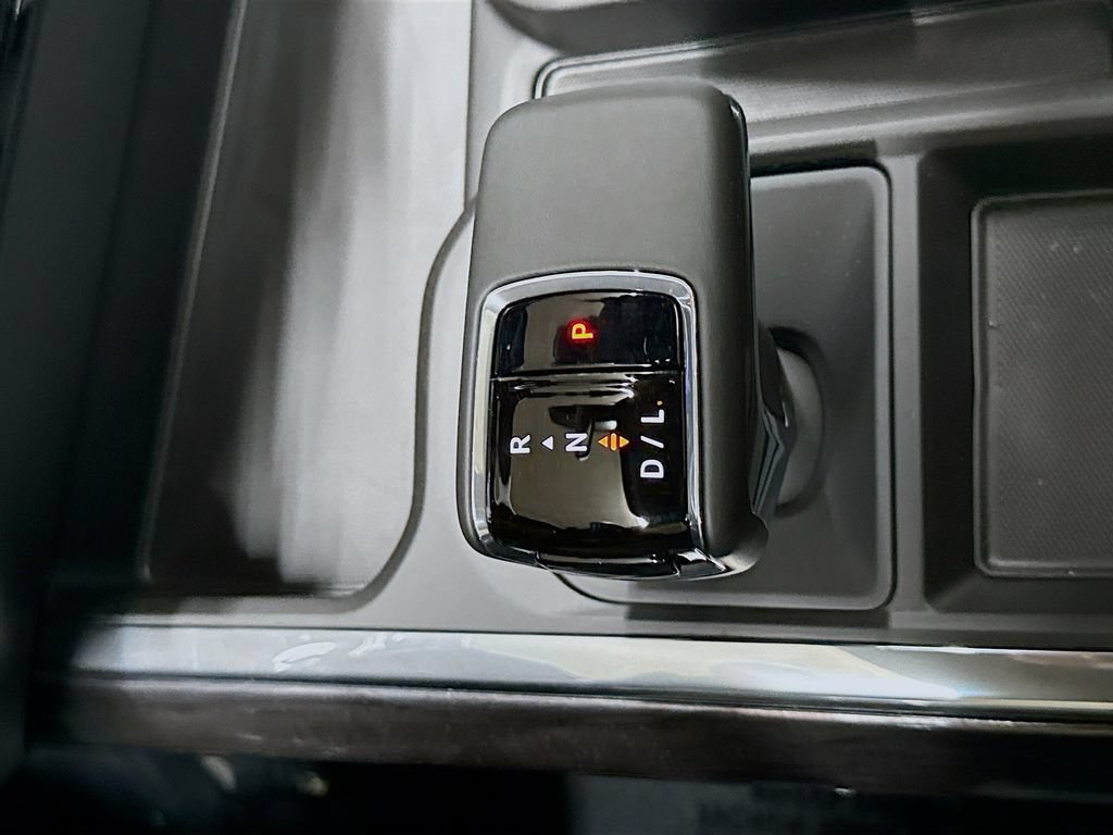 New 2026 Chevrolet Silverado 1500 LTZ w/ LTZ Premium Package AWD/4WD image 17