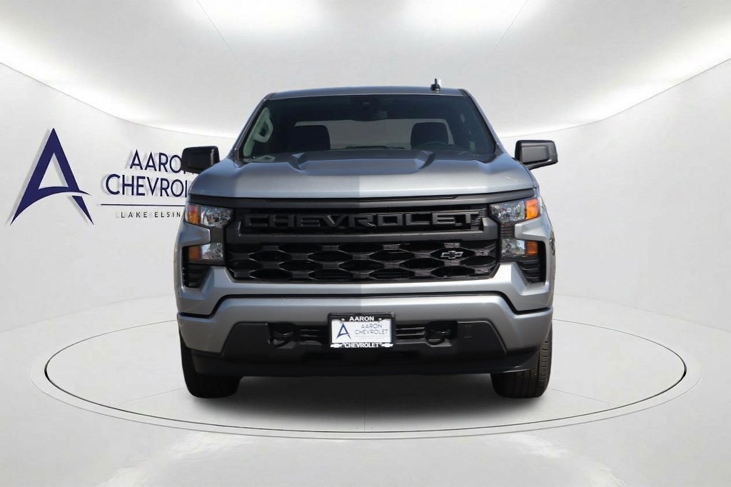New 2026 Chevrolet Silverado 1500 Custom w/ LPO, Dark Essentials Package RWD image 2