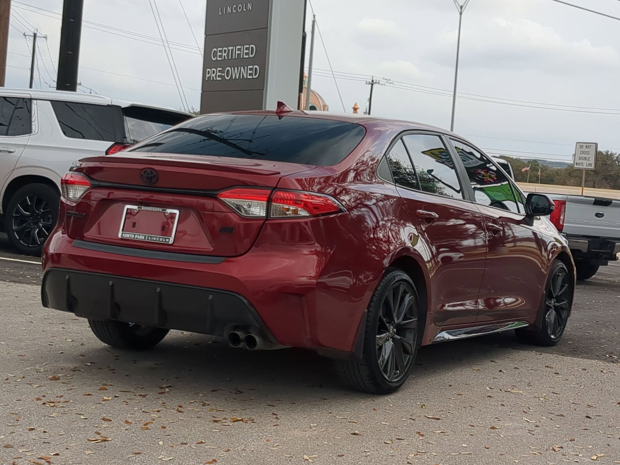 Used 2024 Toyota Corolla SE image 3