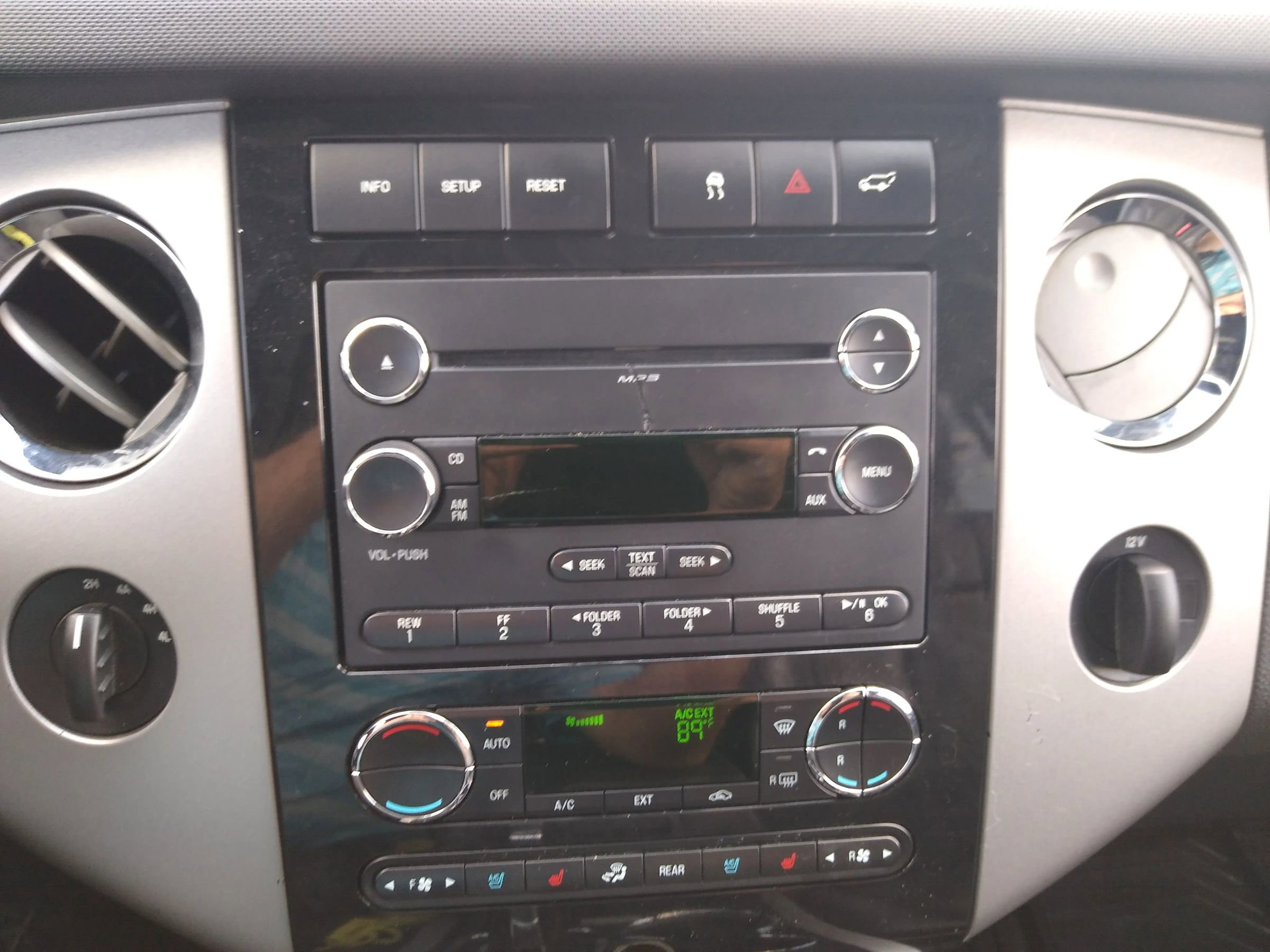 Used 2011 Ford Expedition Limited image 20