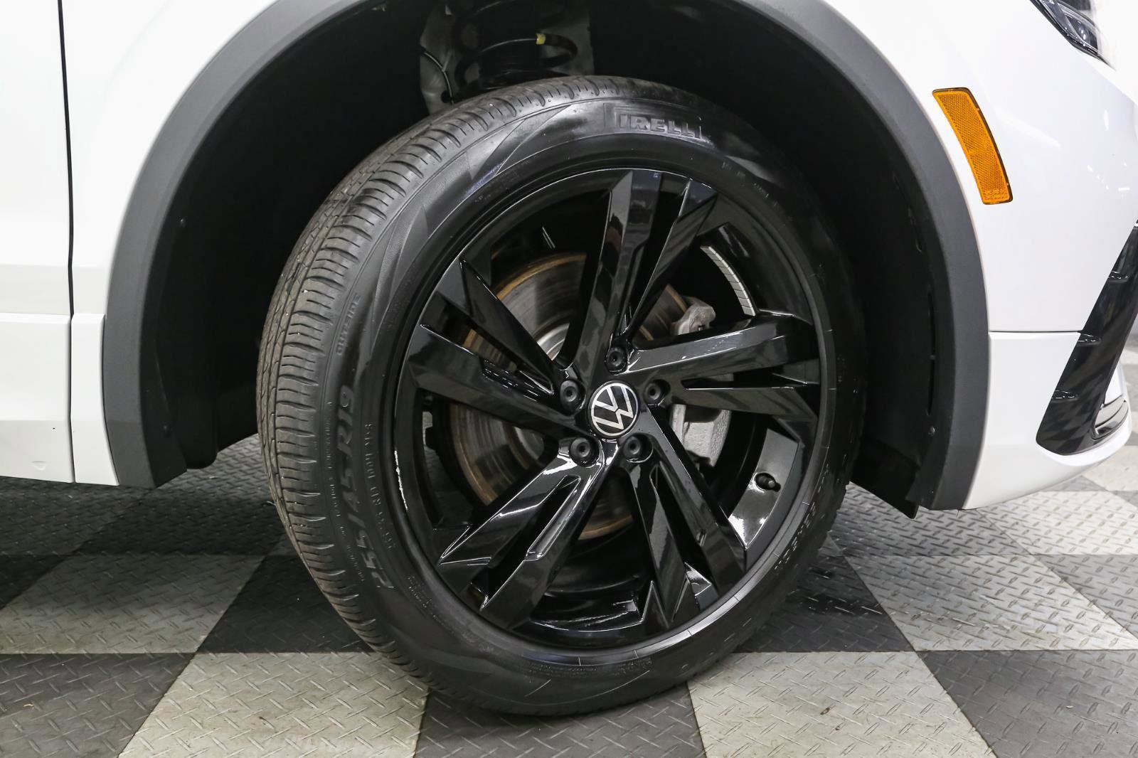 Certified 2023 Volkswagen Tiguan SE R-Line image 18