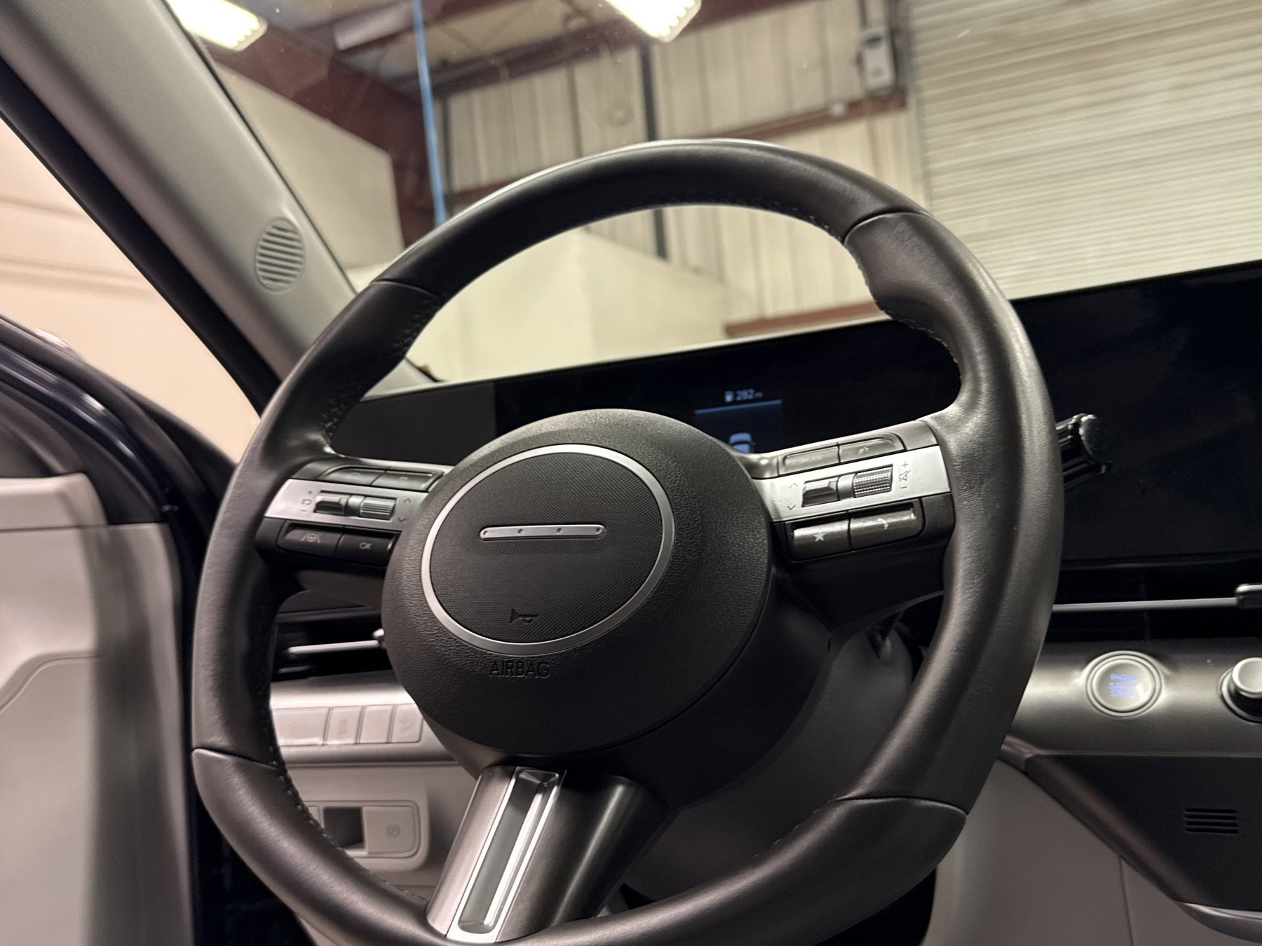 Used 2025 Hyundai Kona SEL image 10