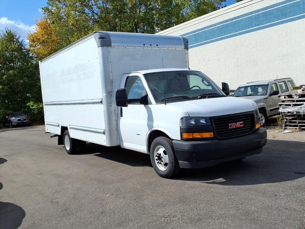 Used 2020 GMC Savana 3500 Extended w/ Driver Convenience Package RWD image 6