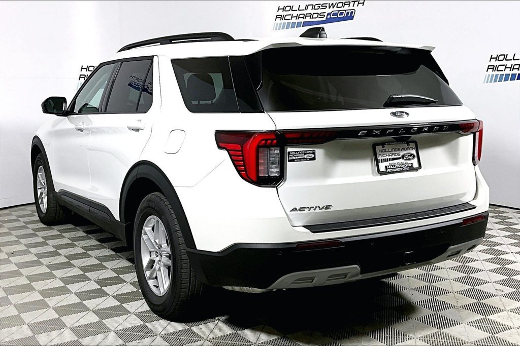 New 2026 Ford Explorer Active w/ Active Comfort Package RWD image 3