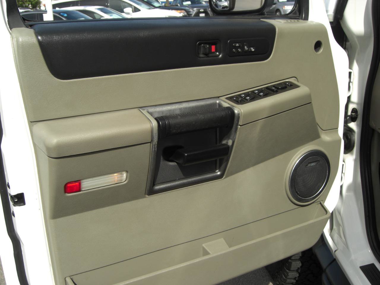 Used 2003 HUMMER H2 w/ Preferred Equipment Group image 21