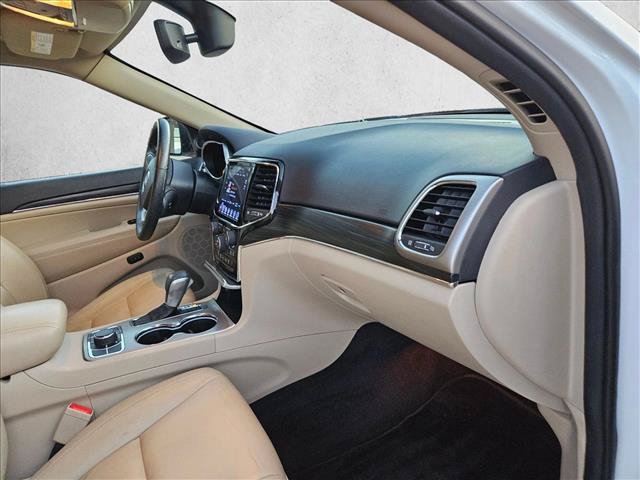 Used 2019 Jeep Grand Cherokee Limited w/ Trailer Tow Group IV AWD/4WD image 18