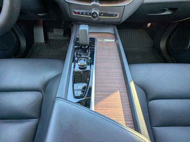 Certified 2023 Volvo XC60 B5 Plus w/ Protection Package Premier image 24