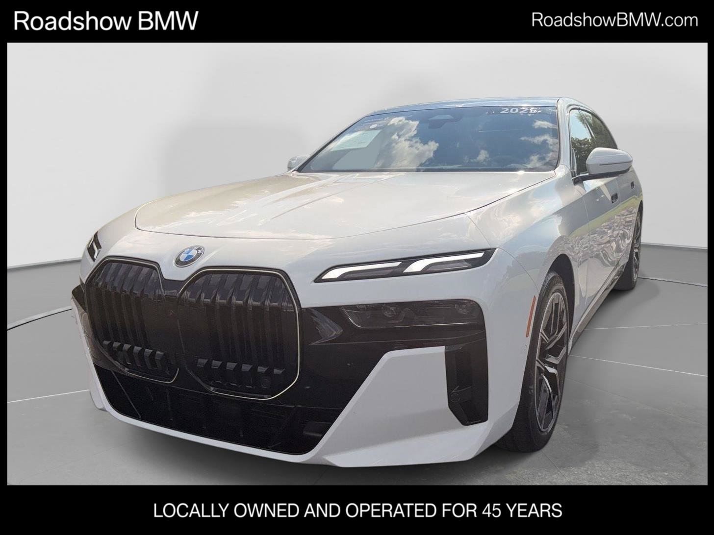 Certified 2025 BMW 760i xDrive w/ Premium Package