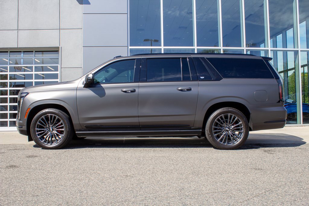 Used 2025 Cadillac Escalade ESV Sport Platinum image 6