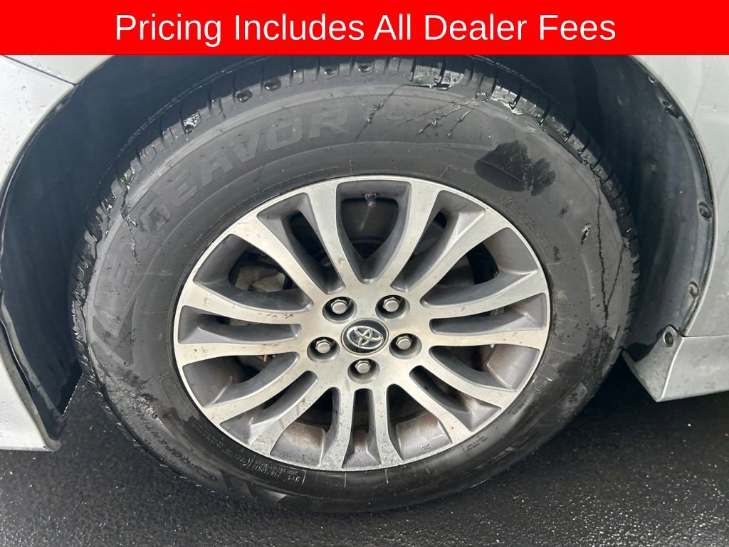 Used 2019 Toyota Sienna XLE FWD image 12