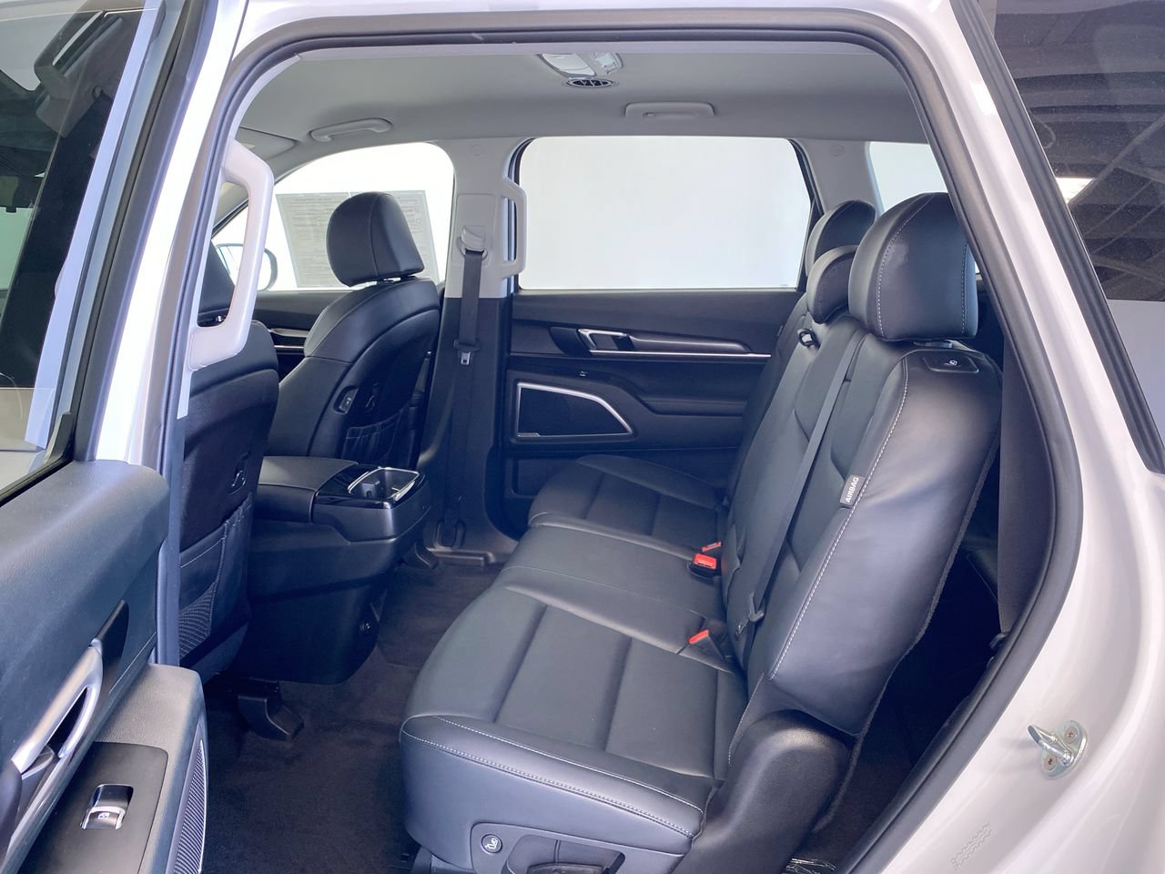 Certified 2025 Kia Telluride LX FWD image 32