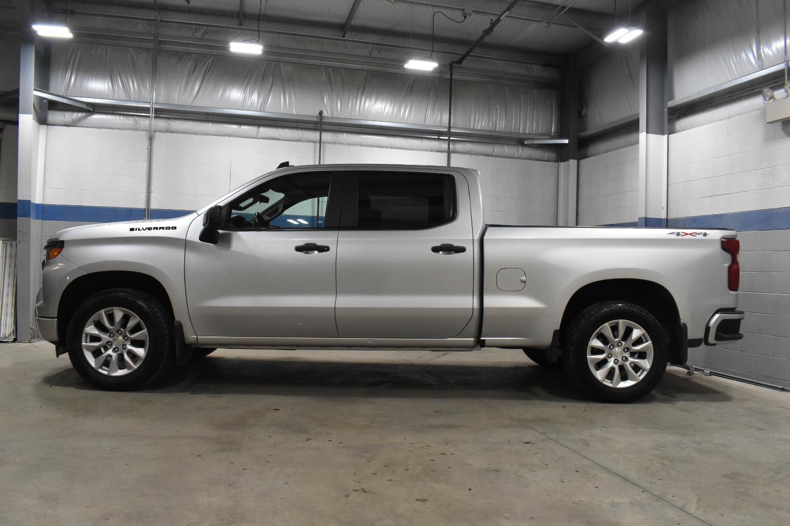 Used 2022 Chevrolet Silverado 1500 Custom w/ LPO, Dark Essentials Package AWD/4WD image 21