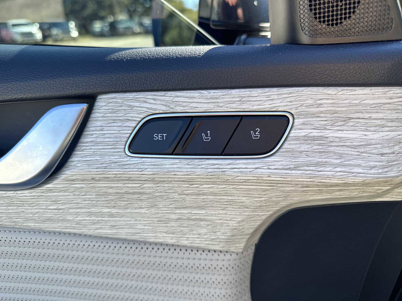 Used 2023 Hyundai Palisade Calligraphy image 23